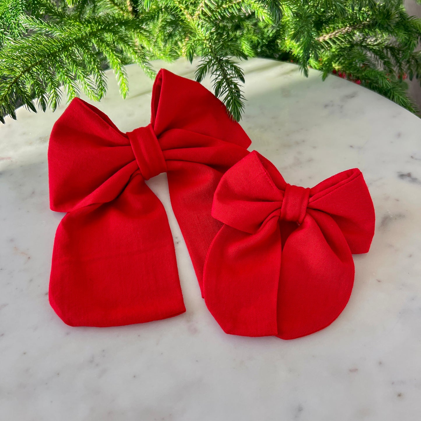 Red Christmas bow