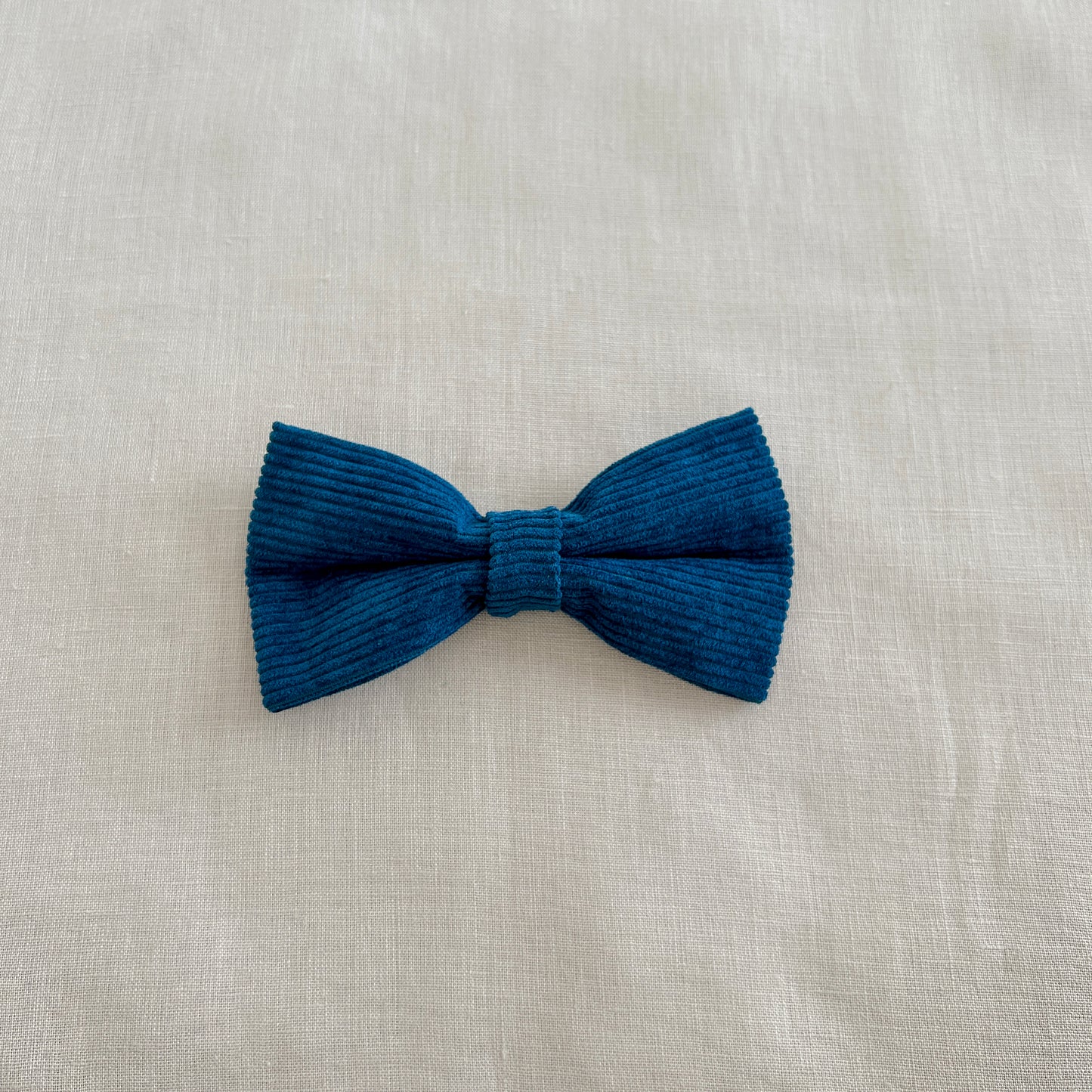 Emerald Rose Bow Tie