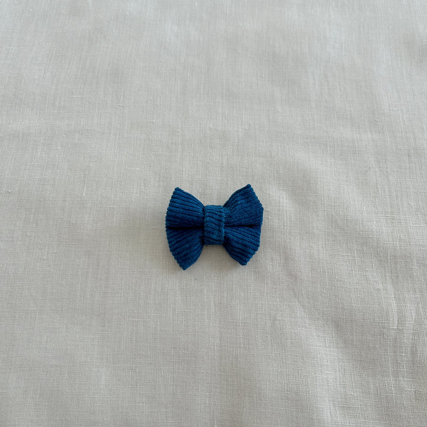 Emerald Rose Bow Tie