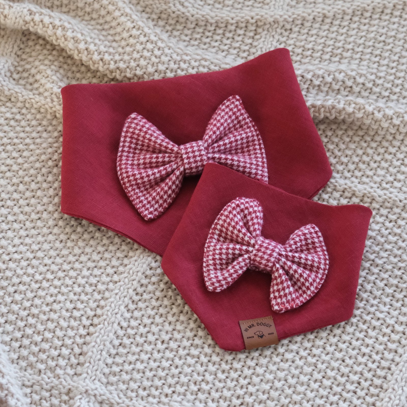 Redwine Bandana Holly Berries
