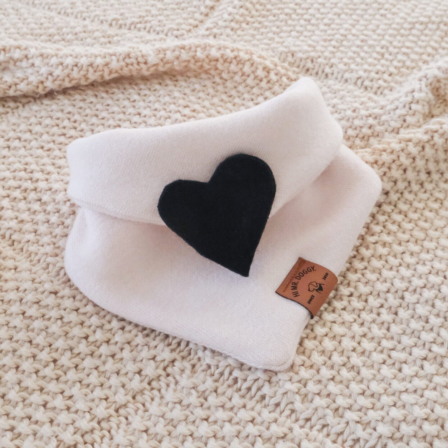 Bandana Cream Love Letter - Image 6