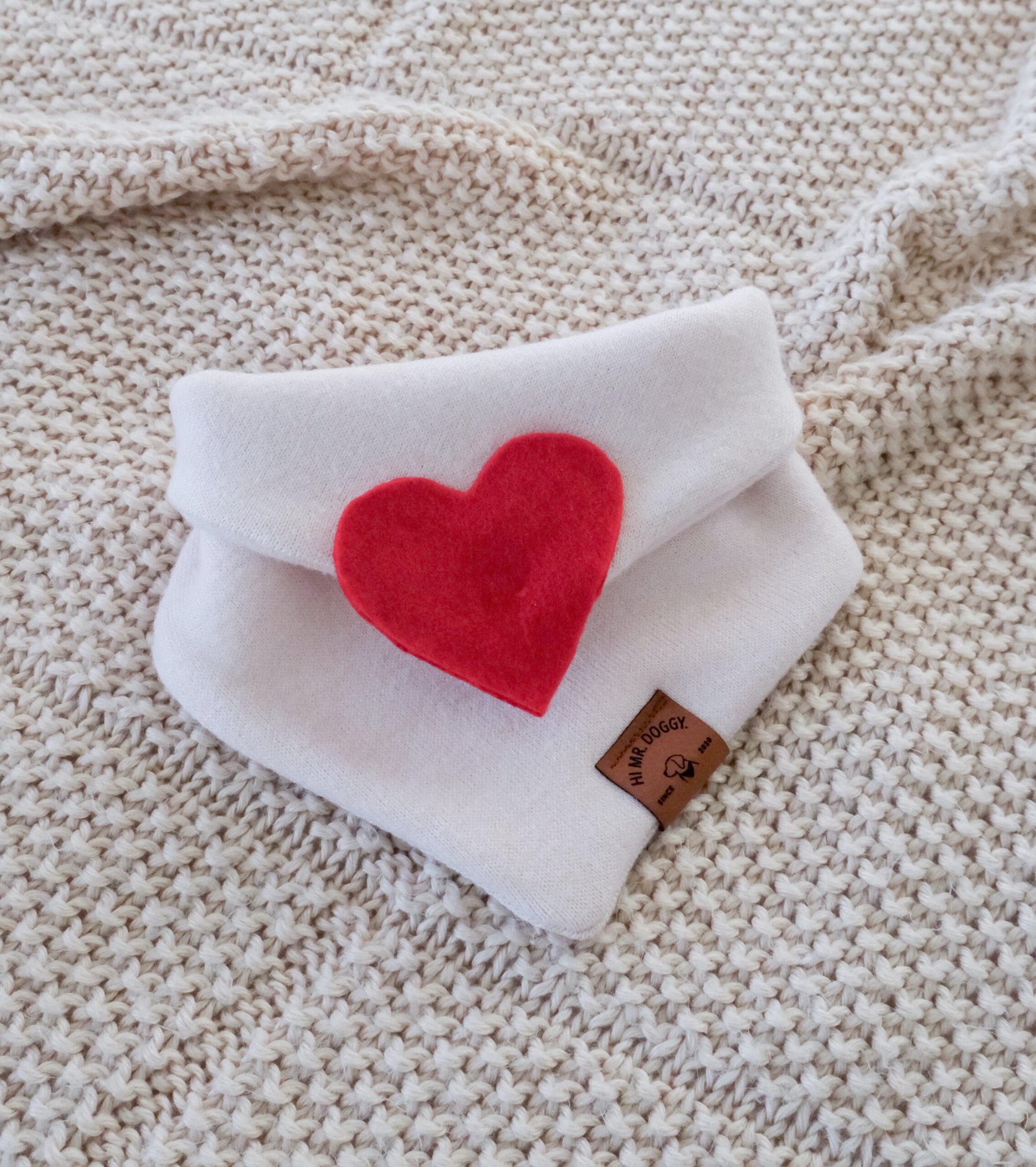 Bandana Cream Love Letter - Image 4