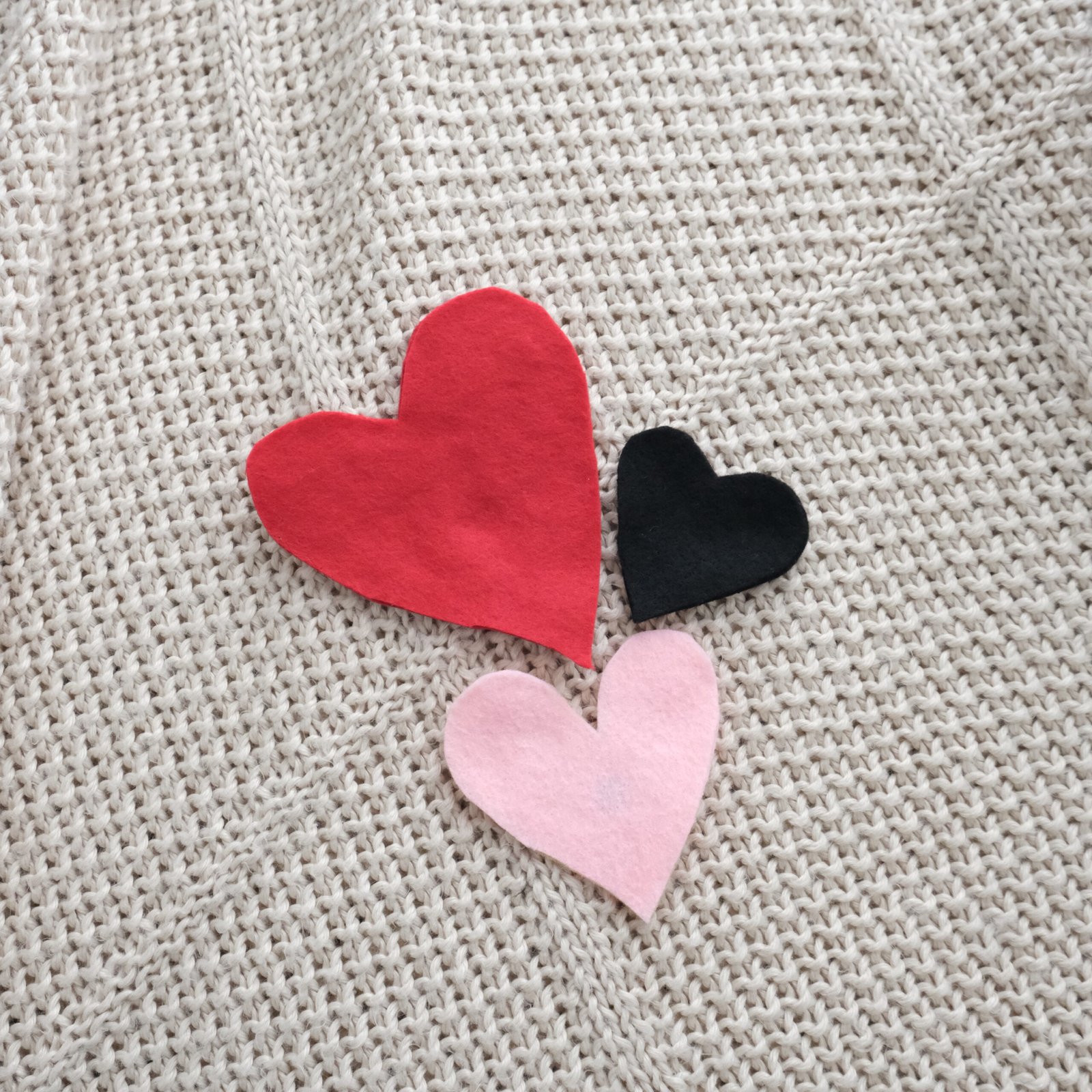 Bandana Cream Love Letter - Image 3
